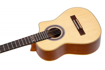 Requinto Model Klassisk gitar, Spruce top, Deep Body