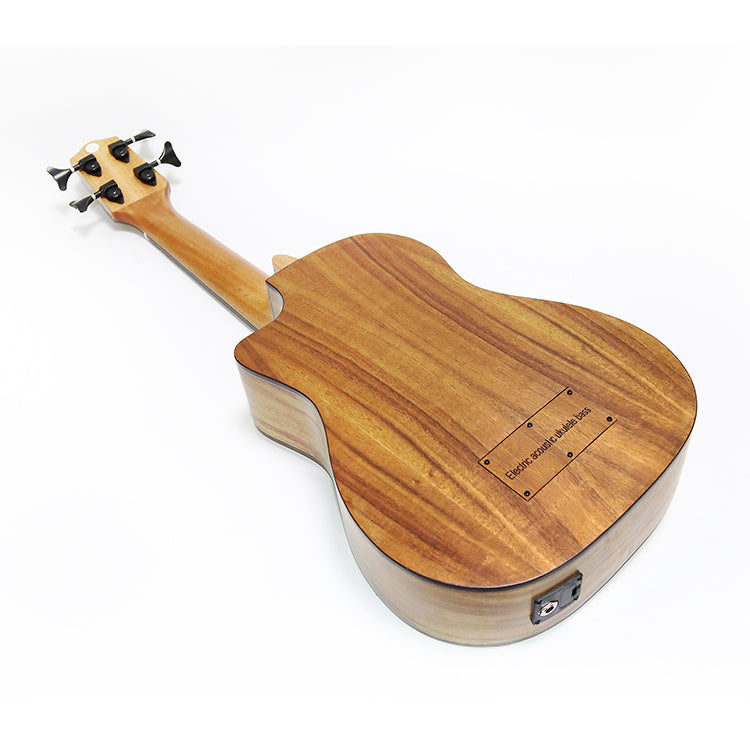 Ukulelebass med granlokk
