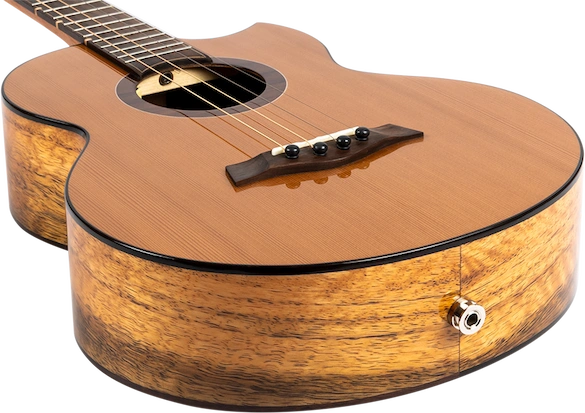 Lily - Bariton-ukulele med stål-strenger