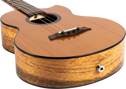 Lily - Bariton-ukulele med stål-strenger