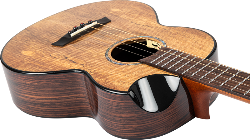 Maia - Bariton-ukulele med stål-strenger