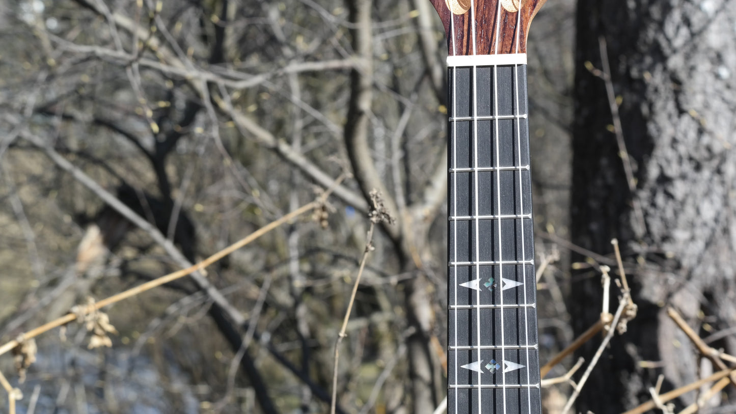 LOMA Tenor-ukulele